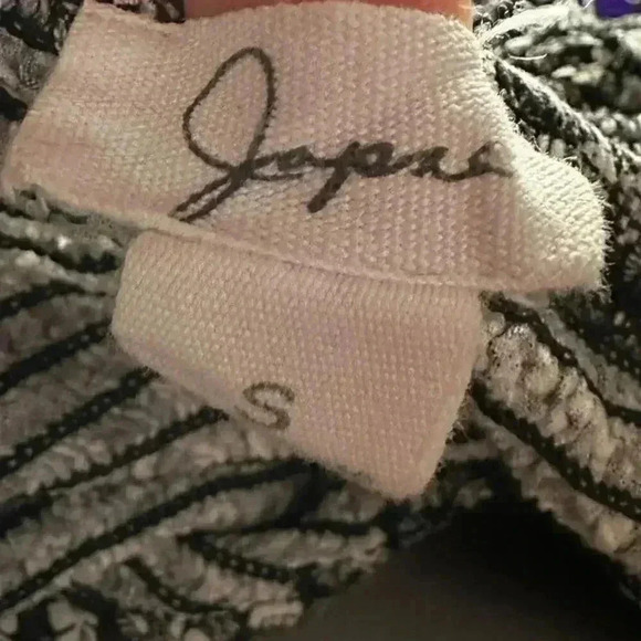 Low Cut Halter Cropped Peasant Blouse - Picture 9 of 10